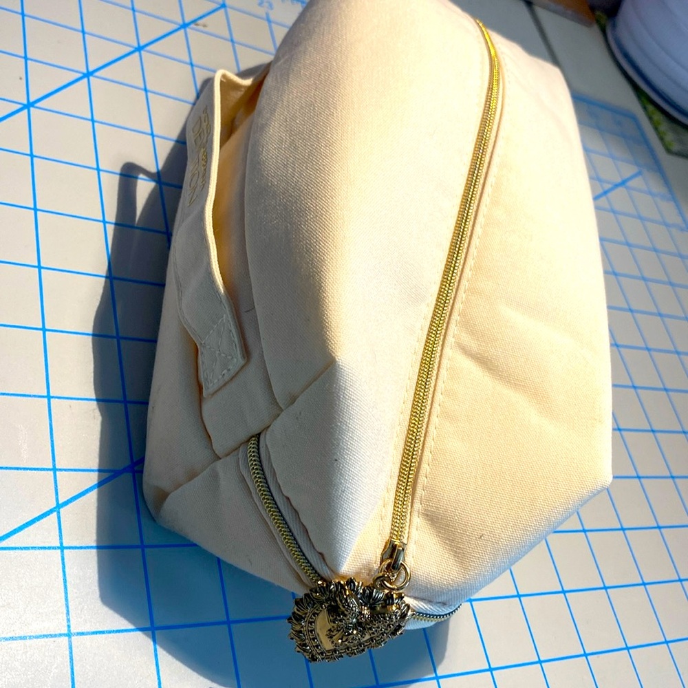 Luxury Makeup bag with bobby pins Dolce & Gabbana